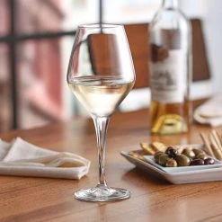 Pasabahce 44561-024 Dream 16.75 Oz. Tall Wine Glass - 24/Case